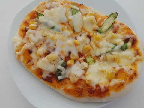 アスパラ×ポテトのピザ